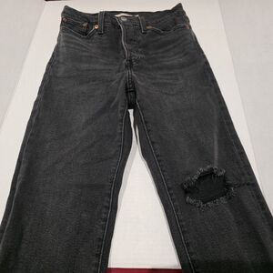 Levi's Women's Wedgie Straight Size 25 Black Big “E” Thrashed Worn in Knees